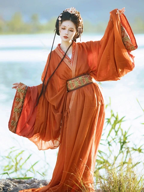 Unveiling the Traditional Hanfu Warring States Robe-4