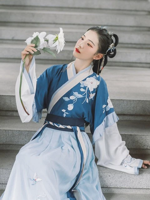 How Beautiful is Blue Hanfu in Traditional Chinese Hanfu?-31