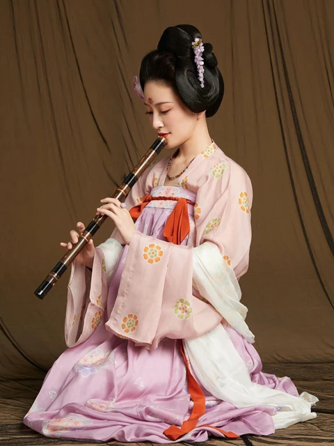 Featuring 9 Classic Chinese Instruments in Hanfu Photo Shoots-6