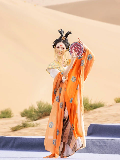 Dunhuang Style Costume Show in the Desert Grand Opening-10