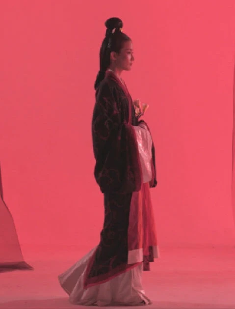 [Interview] What Is It Like to Become a Hanfu Designer-16