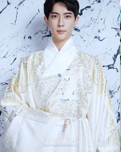 Chinese Stars: Who Love To Wear Chinese Hanfu Clothes – 2021-4