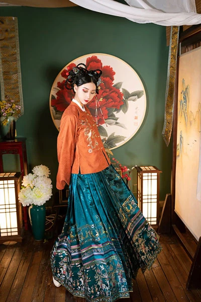 3 Colorful Winter Hanfu Wearing Styling for You-13