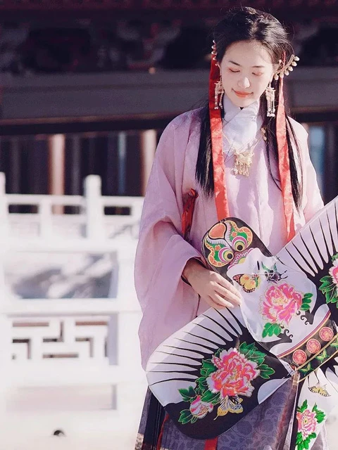 Exploring the Multifaceted Nature of Hanfu Beyond its Aesthetic Appeal-1