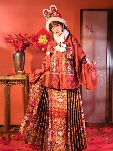 How to Make Red Hanfu Look Great in the New Year-2