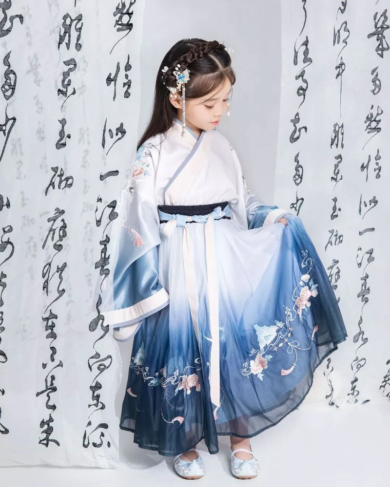 4 of The Best Parent & Child Hanfu Costume Ideas-8