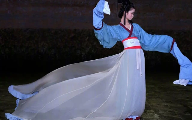 Stunning! How Fashion Magazine Revives Ancient Chinese Costume-8