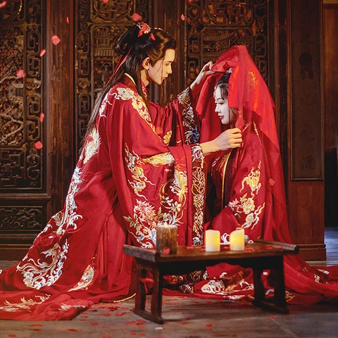 From Dynasties to Daily Wear: The Resurgence of Hanfu Fashion-3