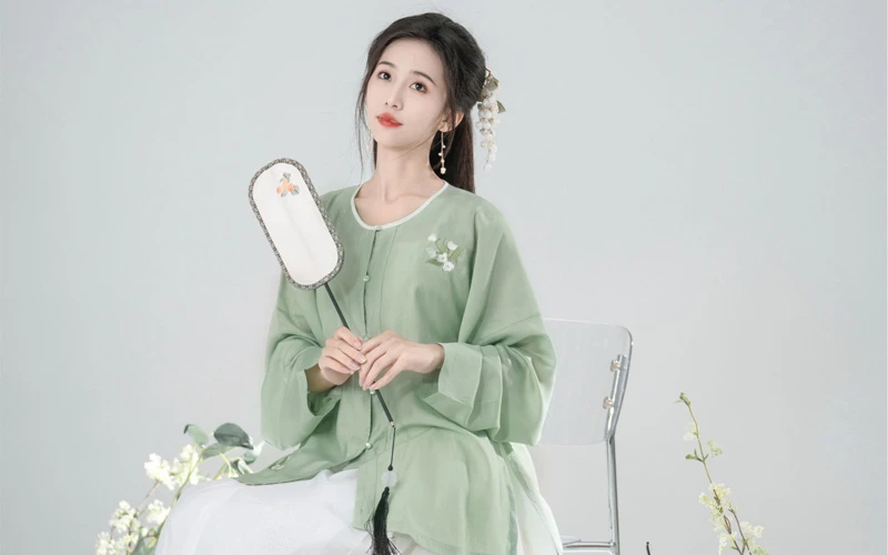 Embrace the Grace of Summer Hanfu Fabrics: The Perfect Blend of Tradition and Comfort