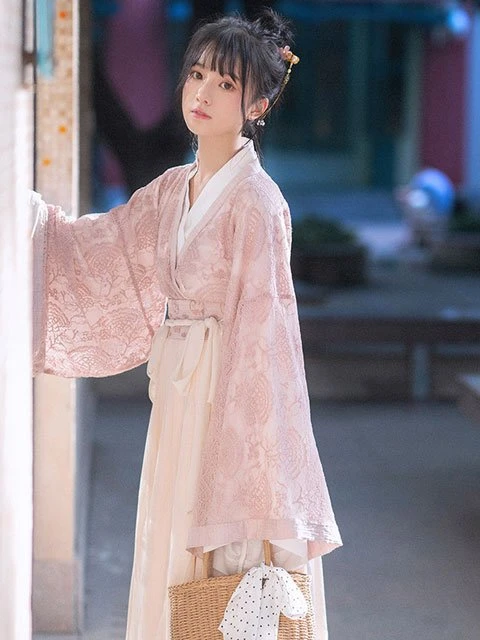 What to Wear: 3 New Types of Chinese Hanfu Style-10