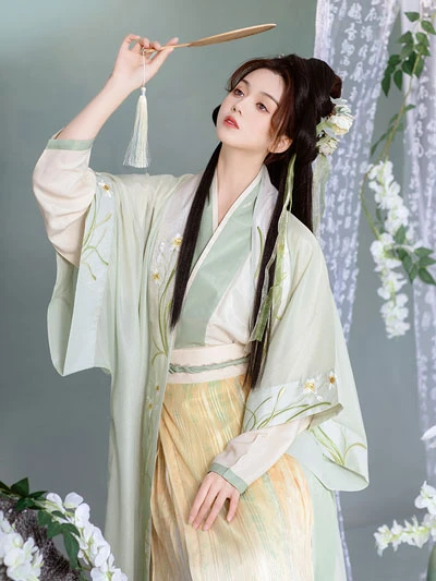 Flowers to Highlight Your Spring Hanfu Attire-44