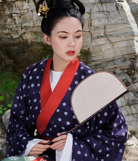 Stunning Hanfu Photography that Transports You into the Glamorous World of Ancient China-19