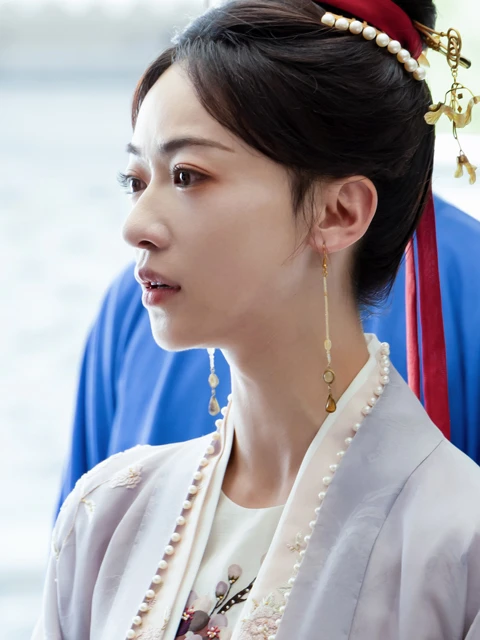 Exploring Revenge and Rebirth Themes in Chinese Costume Dramas-4