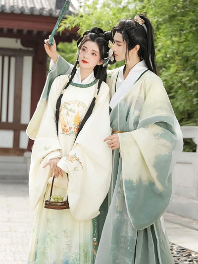 Spring into Romance: Recommended Hanfu Styles for Couples-3