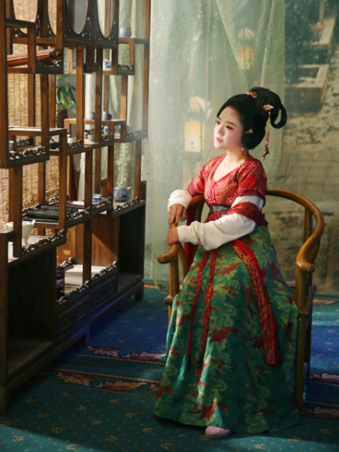 [Interview] What Is It Like to Become a Hanfu Designer-17