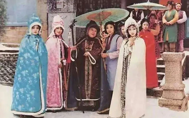 The Hanfu Aesthetics in the Dream of the Red Chamber (1987)-1