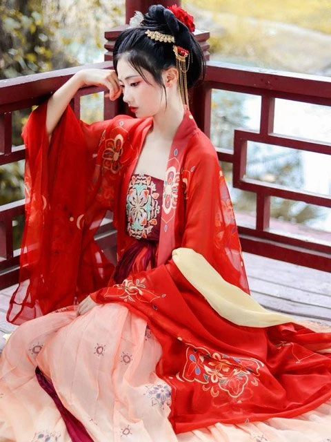 12 Most Beautiful Traditional Chinese Wedding Dresses-12