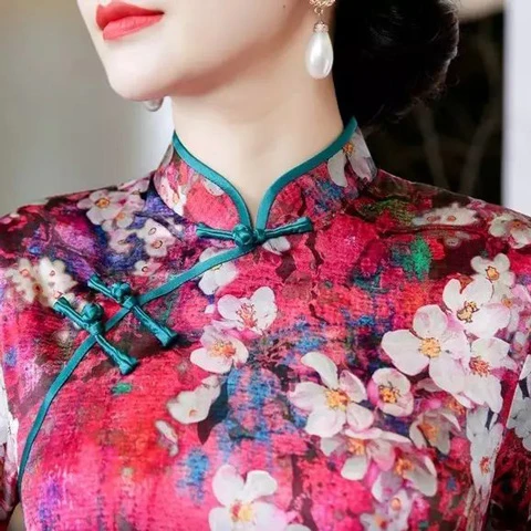 The Art of Cheongsam Collar: An Exploration of the Different Styles and Their Feature-28