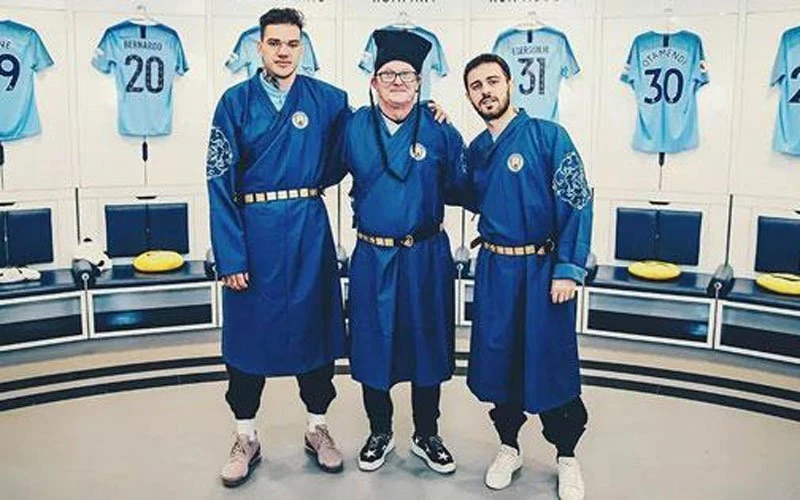 Hanfu Meets Manchester City F.C.-4