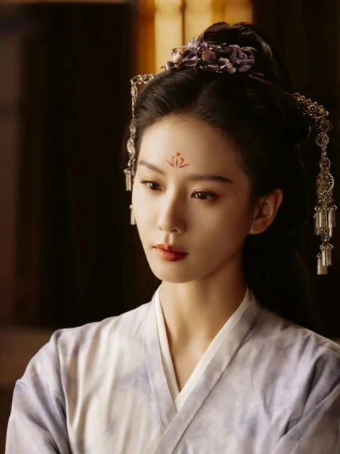 Exploring the Historical Context and Makeup Trends of Huadian in Cdramas-4