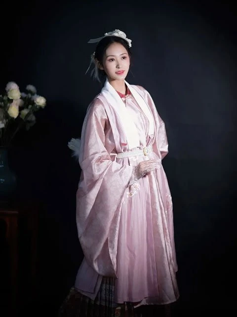 5 Hanfu Accessories for the Cold Winter - Warm & Adorable-9