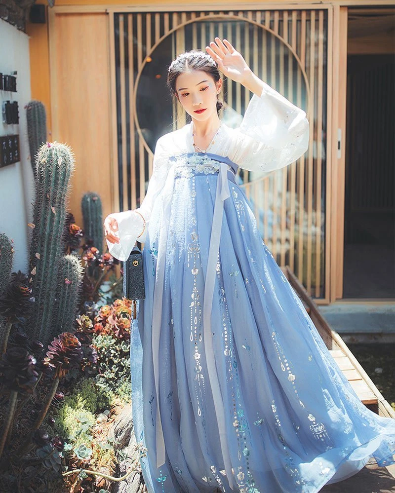 More People Like to Join Hanfu Fashion