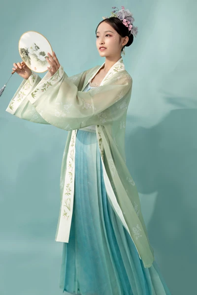 Pick a Gradient Color Hanfu for Your Spring!-8