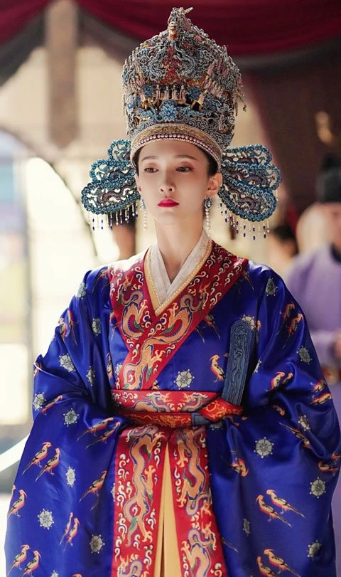 The Beauty of Ancient Song Dynasty Costumes in Qingpingyue-5