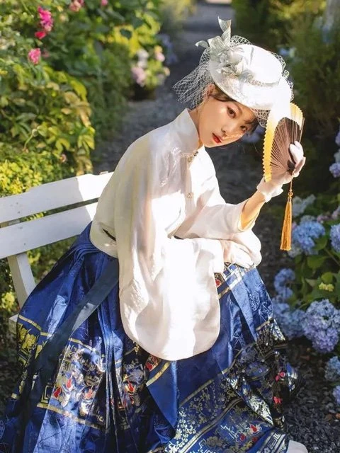 East Meets West - Hanfu Mix-Match Dressing Tips-2