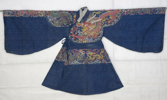 Classic Hanfu Ornaments in Ming Dynasty Auspicious Costume-12