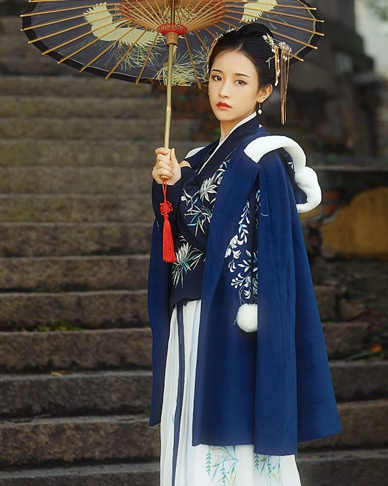 The Application of Annual Popular Color in Hanfu -- Classic Blue-7