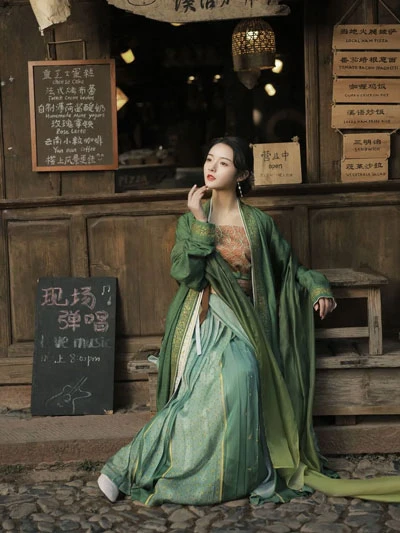 5 Kind of Beauty Traditional Chinese Clothing for Female-23