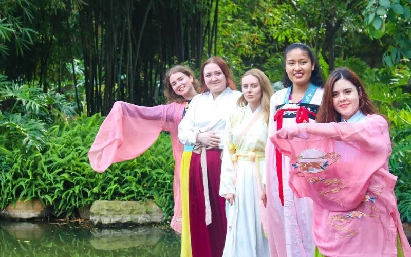 A Record of Overseas Students' Traditional Hanfu Experience-7