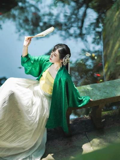 How to Choose Green Hanfu Clothing for Your Spring-6