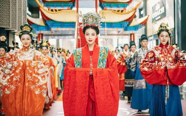 Wearing Hanfu and Meet the Rise of China-Chic-11