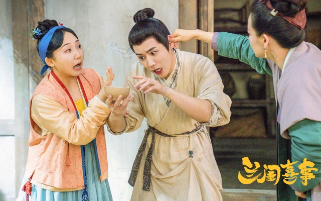 Laugh Out Loud with Hilarious Family: The Latest Must-Watch Comedy Costume Cdrama-8