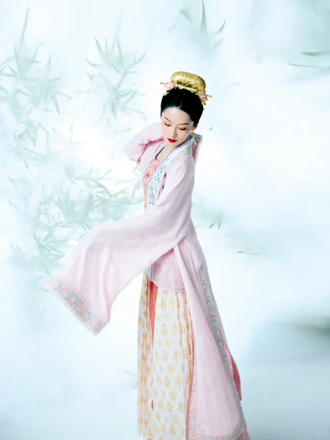 2024 Spring Festival Gala Highlight: Nian Jin - Traditional Hanfu and Ornate Designs-13