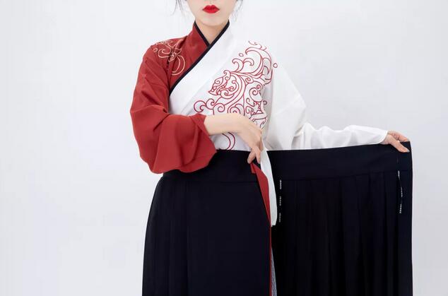 Dressing Course – How To Wear A Cross Collar Hanfu Dress Quickly-8