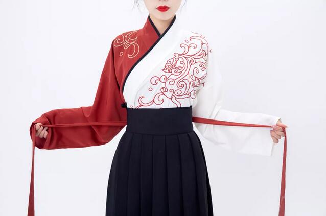 Dressing Course – How To Wear A Cross Collar Hanfu Dress Quickly-13