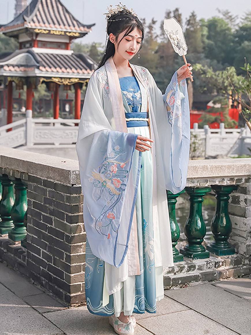 Tips For You To Choose The Most Suitable Chinese Costumes Hanfu For Yourself-3