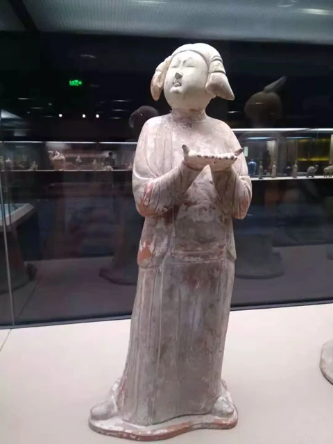 A Guide to Identifying the Hairstyles of Tang Dynasty Female Figurines-12