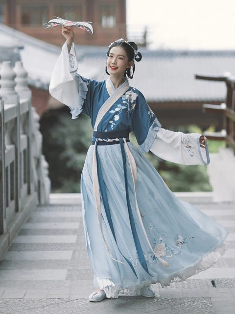 How Beautiful is Blue Hanfu in Traditional Chinese Hanfu?-30