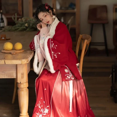 7 Cute and Comfy Winter Hanfu Outfits in 2022-15