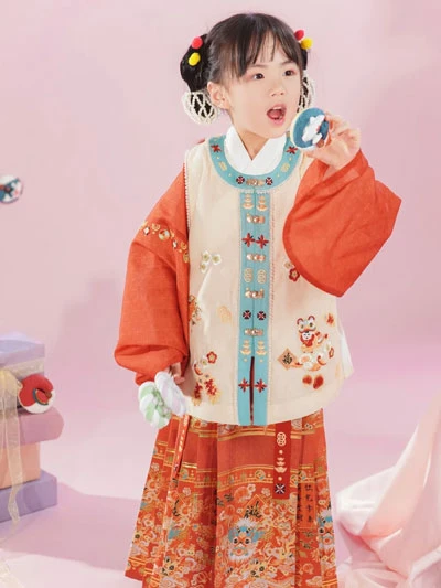 The Most Iconic Hanfu Outfits to Wear for Chinese New Year-17