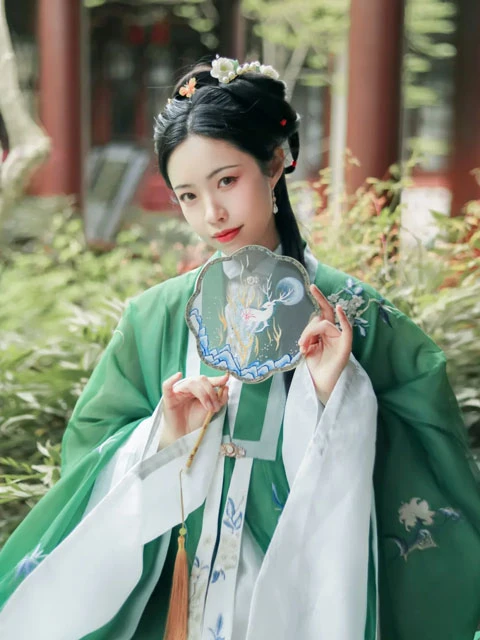 All You Want to Know About Hanfu & Tongpao Is Here-17