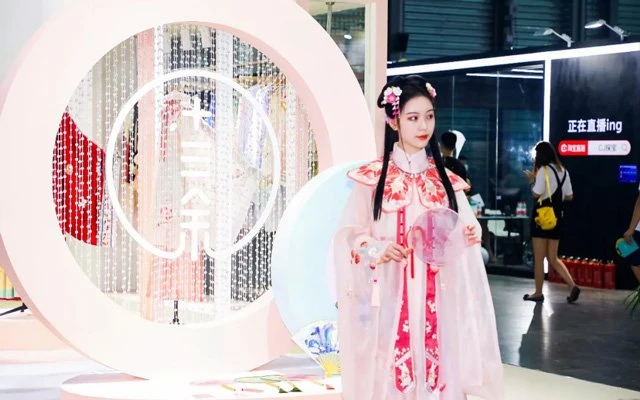 First Luochang Chinese Hanfu Show in ChinaJoy-10