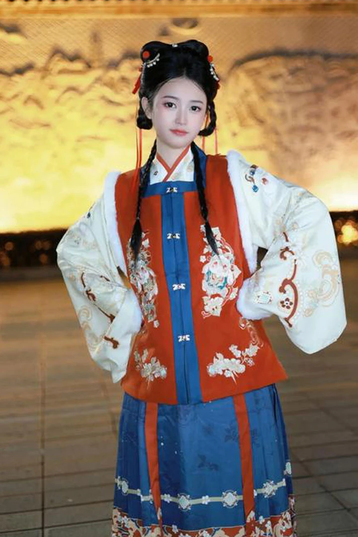 Rediscovering Hanfu: A Cultural Phenomenon in Modern China-3