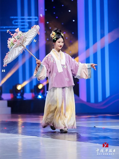 Live photos of Chinese National Costume Day on December 5-35