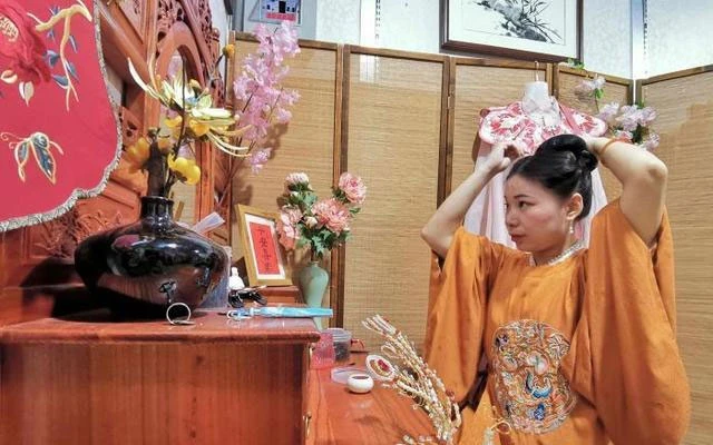 Shu Qiuhong - Turning a Love of Hanfu Into a Career-10