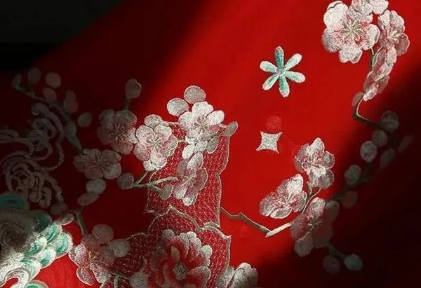 Do you know the characteristics of embroidery in various dynasties of Hanfu?-2